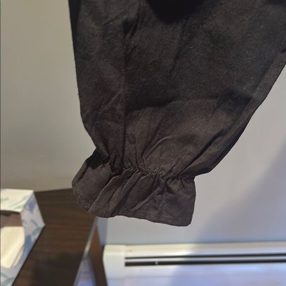 Elegant Black and White Embroidered Women's shirt NWT - Picture 6 of 8